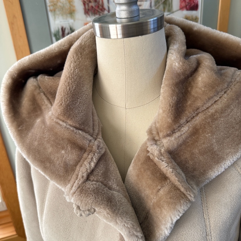 Gallery Women's Faux Suede and Fur Cozy Style Coat in Cream sized S - Picture 8 of 12